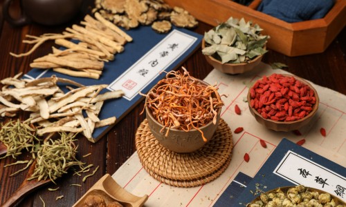 中药虎珀的功效与作用-药用虎泊网 :分享虎珀宁是什么药-中药虎珀功敌及使用方法知识